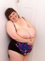 Sweet fun loving BBW Sincerely Yours is posing nude in her shower room