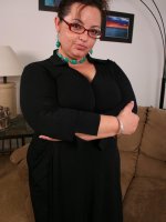 horny matured bbw Shianna showing off her big juicy melons and gets cock gagged down her throat